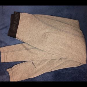 Light gray Nike pro leggings